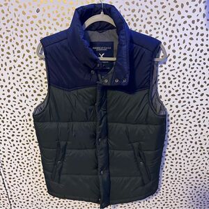 American Eagle puffer vest size small